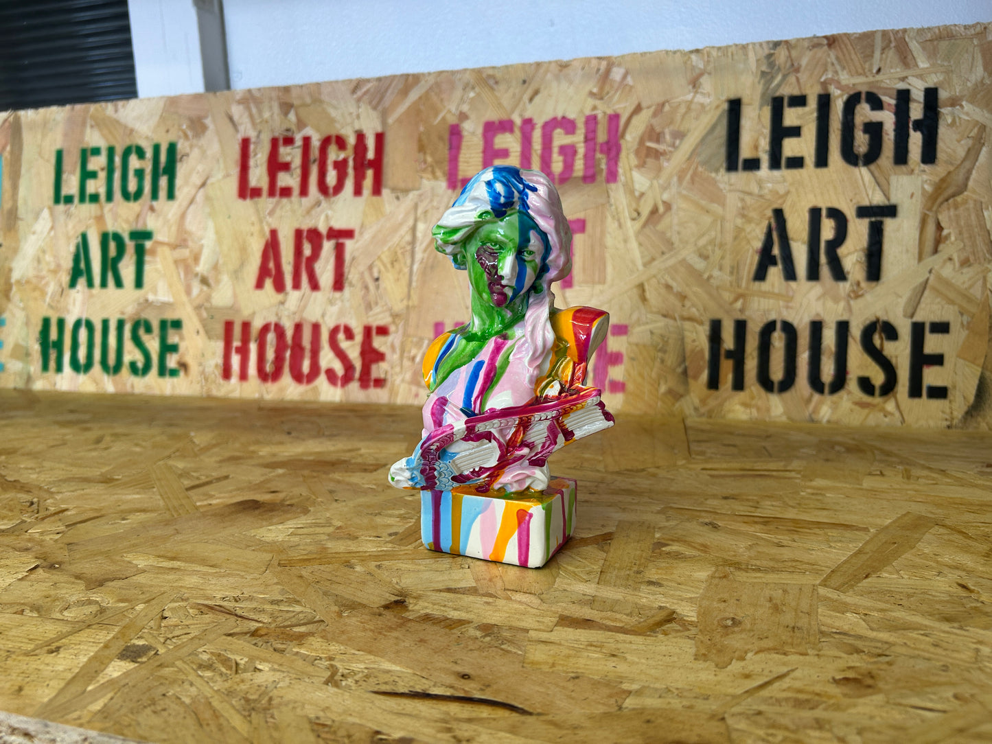 1/1 Colourful Dip Artistic Bust Sculpture 28cm (Copy)