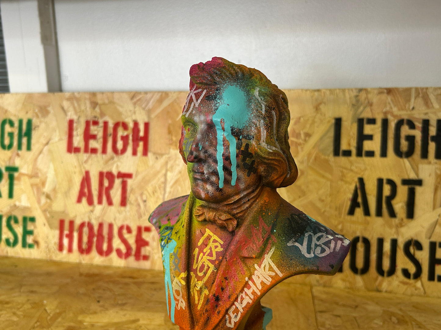 1/1 Colourful Dip Artistic Bust Sculpture 28cm